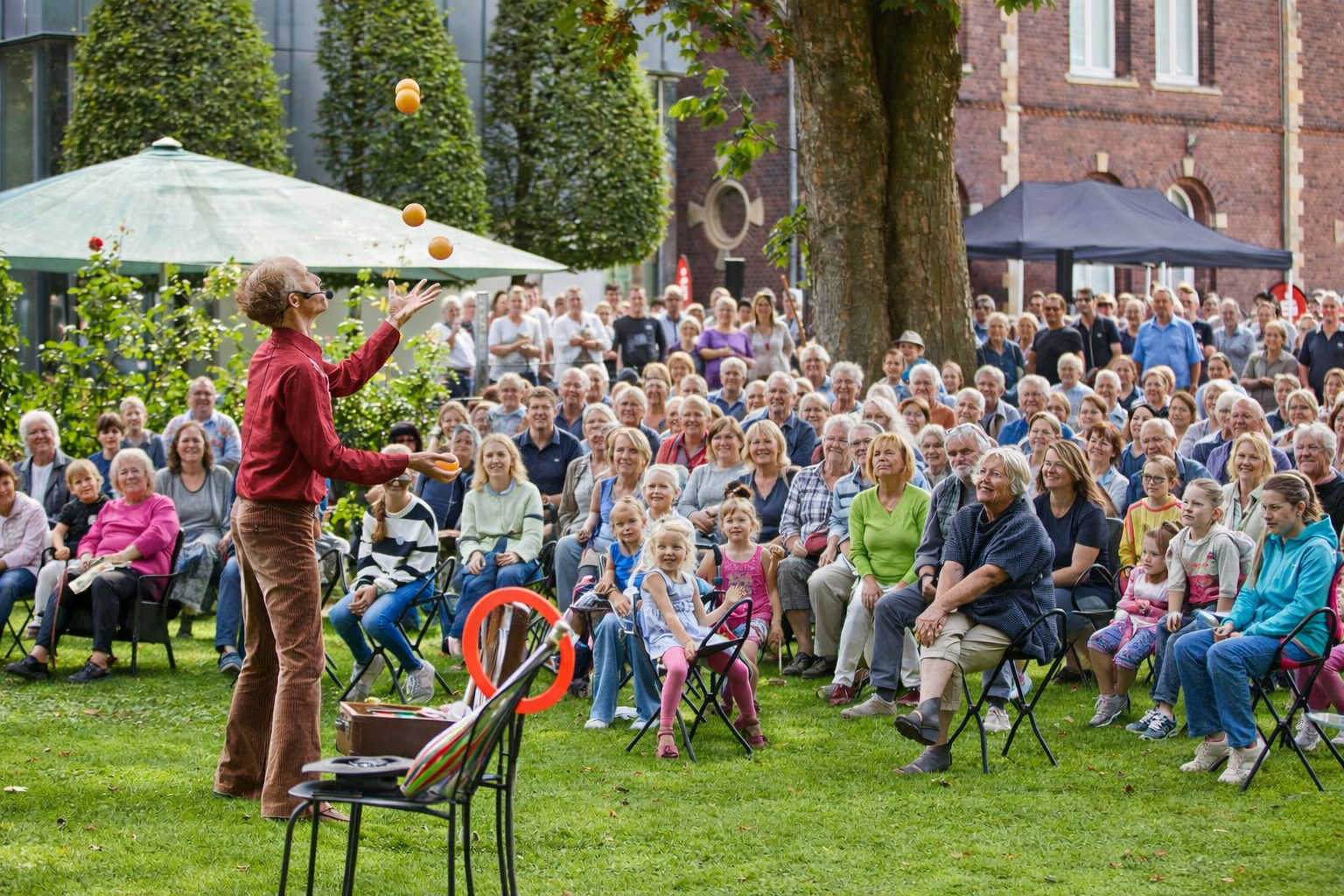 Zauberer und Jongleur Johannes Arnold